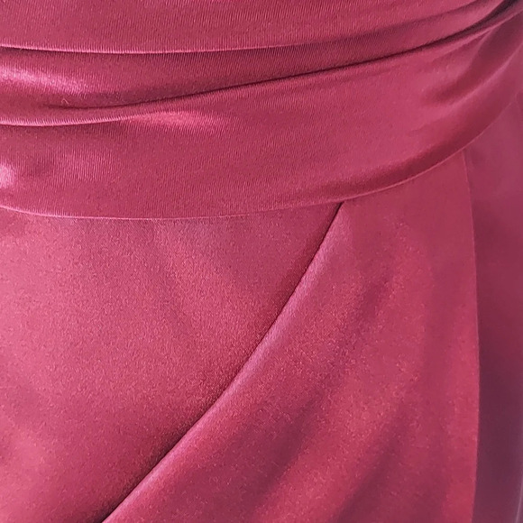 David's Bridal Burgundy Satiny Strapless Dress Ruched Waist and Pockets - Picture 13 of 16